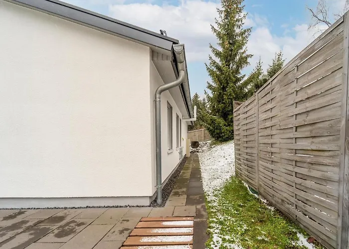 Holiday Home In Suhl Near Rennsteig Trail 別荘 *